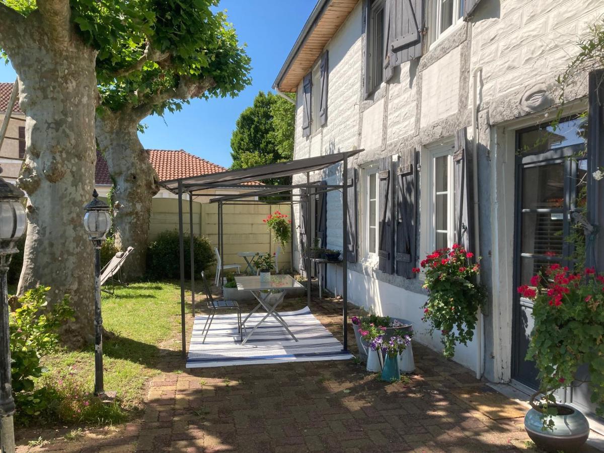 Appartement 2/3 Personnes A 10 Minutes De Contis Plage Saint-Julien-en-Born Exteriör bild